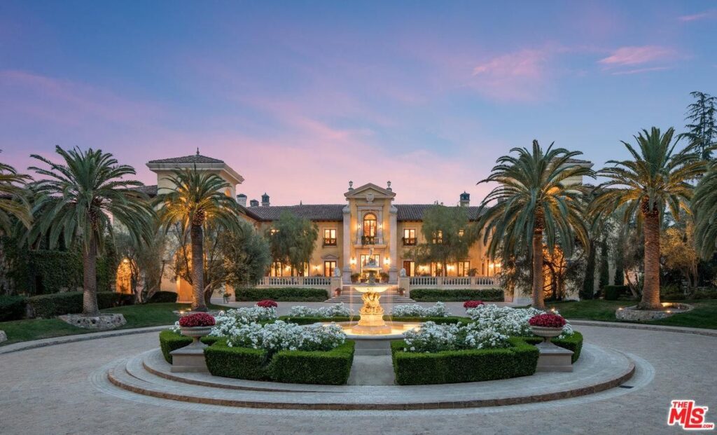 Inside-Villa-Firenze,-$165-Million-Mediterranean-Mega-Mansion-In-Los-Angeles